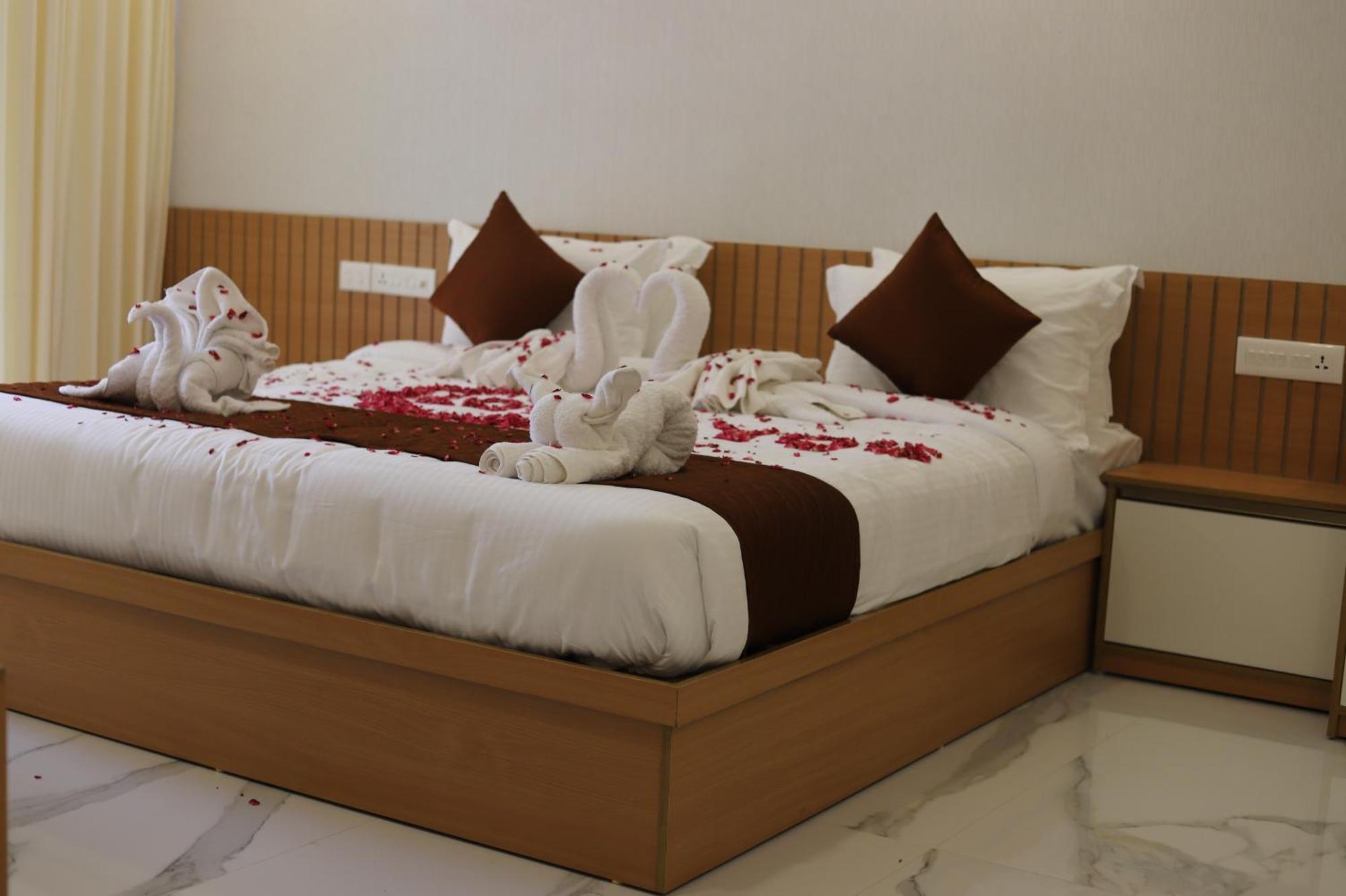 Seeheim Resorts Athirappilly Kültér fotó